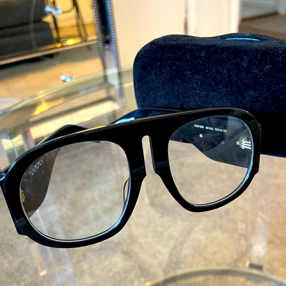 Authentic Gucci Art Deco Sunglasses w/ Gold Gucci Logo.